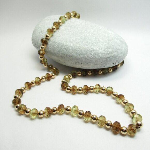 Gold and Uranium glass bead necklace - Picture 12 of 12